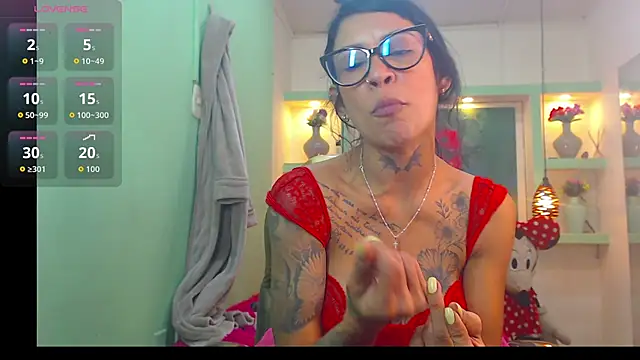 Snapshot of lorenapinto chatting on June 10, 4:12 am lorenapinto online show from June 10, 4:12 am
