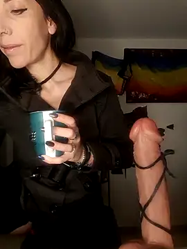 freyamoret online show from November 6, 4:24 am