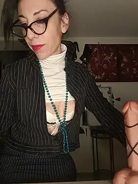 freyamoret online show from May 7, 2:17 am