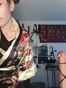 freyamoret online show from May 18, 4:07 am