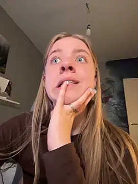 candy maggie online show from November 19, 7:58 pm