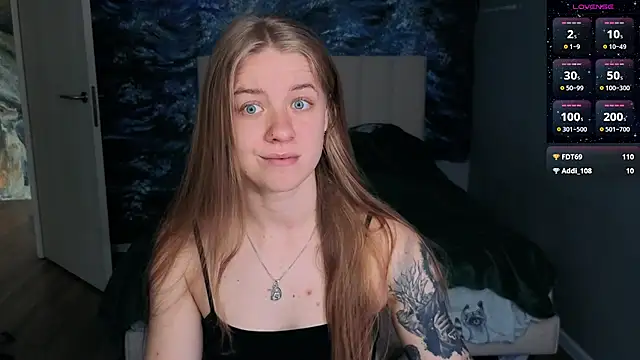 Snapshot of candy_maggie chatting on June 22, 9:50 am candy maggie online show from June 22, 9:50 am