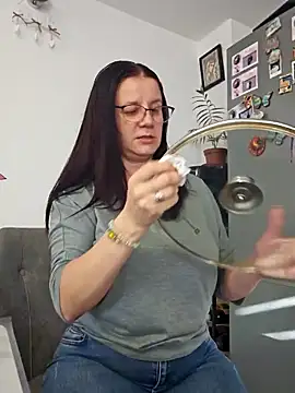 Snapshot of KristenVega chatting on October 27, 1:04 pm KristenVega online show from October 27, 1:04 pm