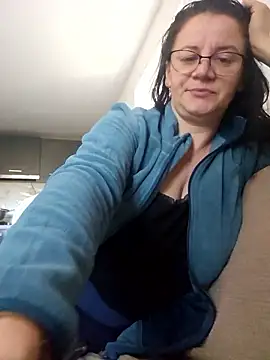 Snapshot of KristenVega chatting on October 29, 8:16 am KristenVega online show from October 29, 8:16 am