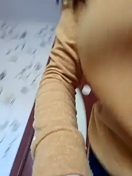 Snapshot of KristenVega chatting on November 12, 12:27 pm KristenVega online show from November 12, 12:27 pm