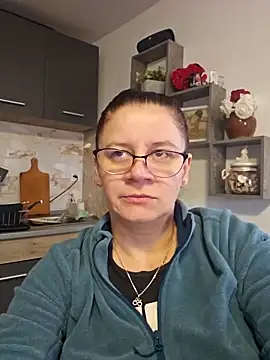 Snapshot of KristenVega chatting on November 17, 7:47 am KristenVega online show from November 17, 7:47 am