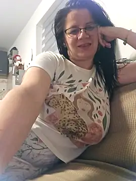 Snapshot of KristenVega chatting on November 17, 7:52 pm KristenVega online show from November 17, 7:52 pm