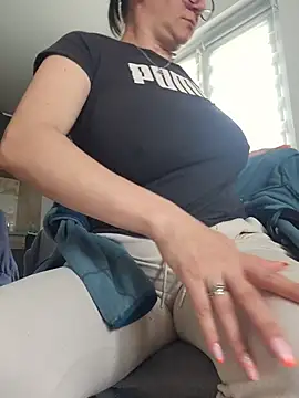 KristenVega online show from April 29, 1:48 pm