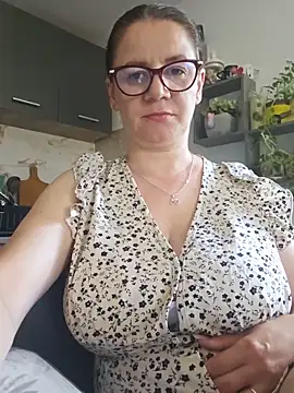 Snapshot of KristenVega chatting on June 17, 7:55 am KristenVega online show from June 17, 7:55 am