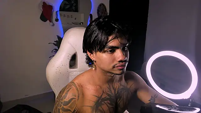 Young laroi online show from December 15, 4:07 am