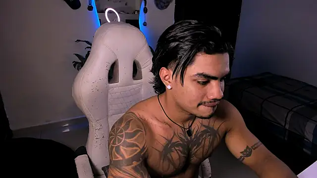 Young laroi online show from December 21, 5:25 am