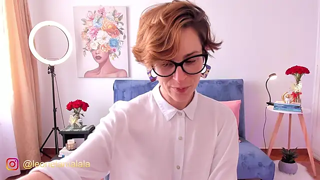 cuddlingbunny online show from October 5, 3:54 pm