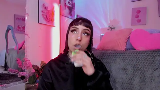 MaveParks  online show from February 26, 12:15 pm