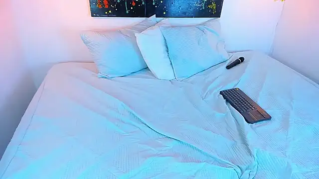 cloe bridgee online show from December 4, 9:18 am