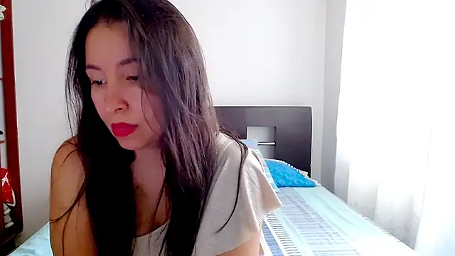 Snapshot of emely_sexx20 chatting on October 31, 8:21 pm emely sexx20 online show from October 31, 8:21 pm