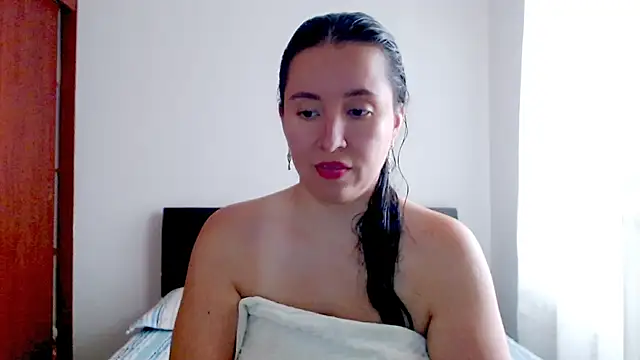 Snapshot of emely_sexx20 chatting on November 28, 4:42 pm emely sexx20 online show from November 28, 4:42 pm