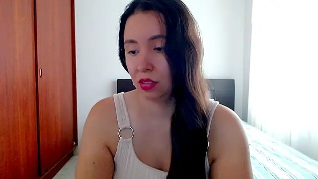 Snapshot of emely_sexx20 chatting on November 29, 5:27 pm emely sexx20 online show from November 29, 5:27 pm