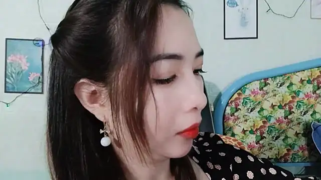 Snapshot of Lanian_99 chatting on December 18, 12:27 am Lanian 99 online show from December 18, 12:27 am