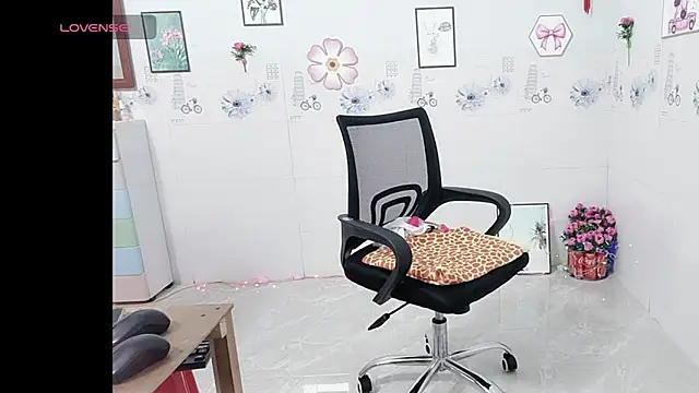 Lanian 99 online show from March 8, 5:17 pm