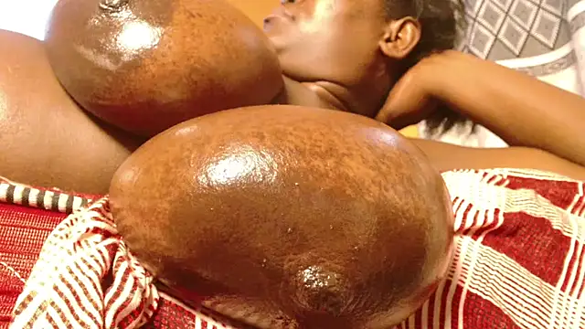 Snapshot of titi_fiesta chatting on January 26, 2:52 pm titi fiesta online show from January 26, 2:52 pm