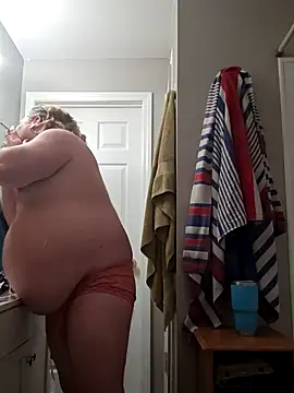 Snapshot of jrsexy83 chatting on January 29, 6:43 am jrsexy83 online show from January 29, 6:43 am