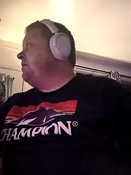 Snapshot of jrsexy83 chatting on March 20, 7:46 am jrsexy83 online show from March 20, 7:46 am