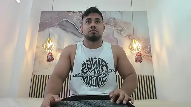 BrianMalonee online show from December 1, 12:10 pm