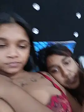 Snapshot of Indianqueen03 chatting on July 2, 9:48 am Indianqueen03 online show from July 2, 9:48 am