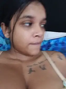 Snapshot of Indianqueen03 chatting on July 16, 9:21 pm Indianqueen03 online show from July 16, 9:21 pm