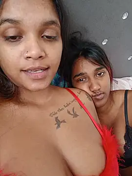 Snapshot of Indianqueen03 chatting on July 26, 10:33 am Indianqueen03 online show from July 26, 10:33 am