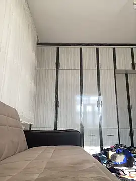 Snapshot of MuscleBoyy777 chatting on December 12, 11:07 am MuscleBoyy777 online show from December 12, 11:07 am