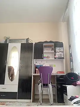 Snapshot of MuscleBoyy777 chatting on January 28, 8:47 am MuscleBoyy777 online show from January 28, 8:47 am