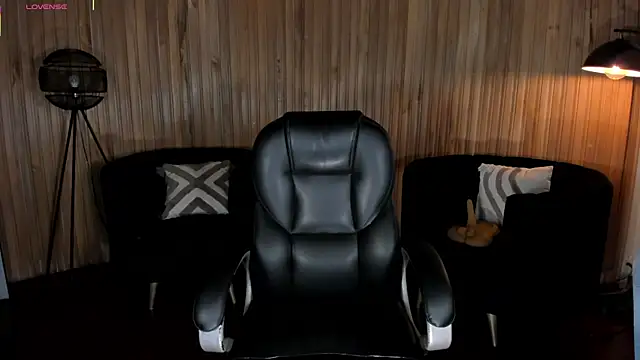 Snapshot of AlessaRomero chatting on July 24, 8:07 pm AlessaRomero online show from July 24, 8:07 pm