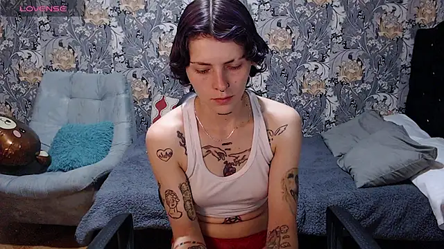 Snapshot of pretty_cristal69 chatting on June 27, 12:26 am pretty cristal69 online show from June 27, 12:26 am