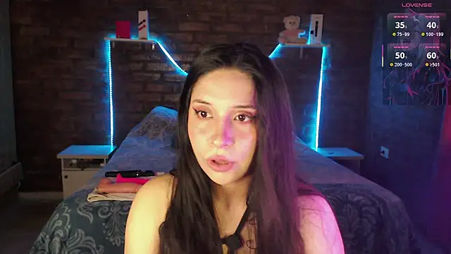 KityEstrover online show from November 9, 11:03 pm