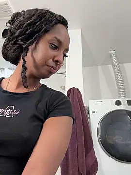 Your Paris online show from March 12, 3:18 pm