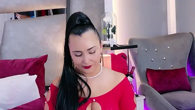 Snapshot of Evangeline_Taylorr chatting on June 25, 8:13 pm Evangeline Taylorr online show from June 25, 8:13 pm