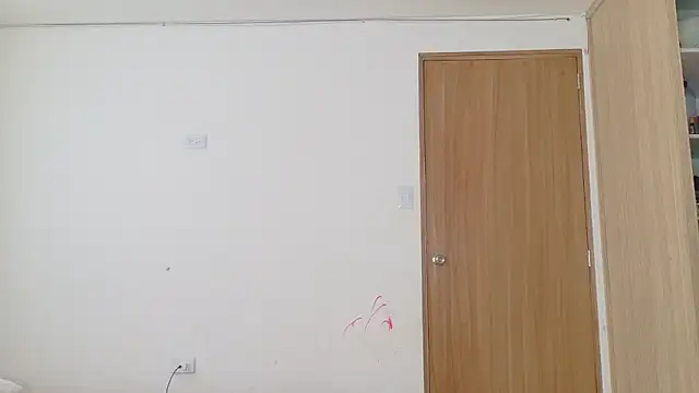 Snapshot of california_0 chatting on September 13, 6:18 pm california 0 online show from September 13, 6:18 pm