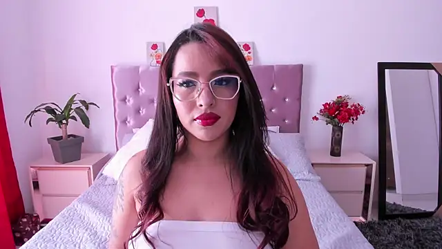MadelaineJones online show from July 25, 2:58 pm