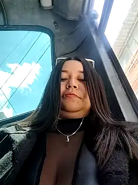 Snapshot of Cristal__04 chatting on May 9, 5:51 pm Cristal 04 online show from May 9, 5:51 pm