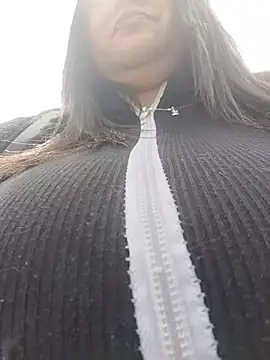 Snapshot of Cristal__04 chatting on June 5, 5:07 pm Cristal 04 online show from June 5, 5:07 pm