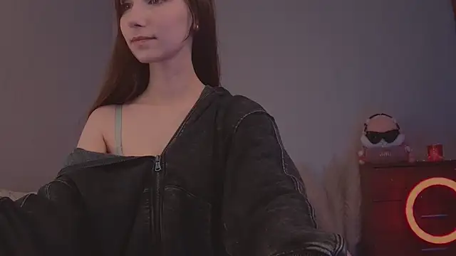 Snapshot of lezyliza chatting on April 19, 4:56 am lezyliza online show from April 19, 4:56 am