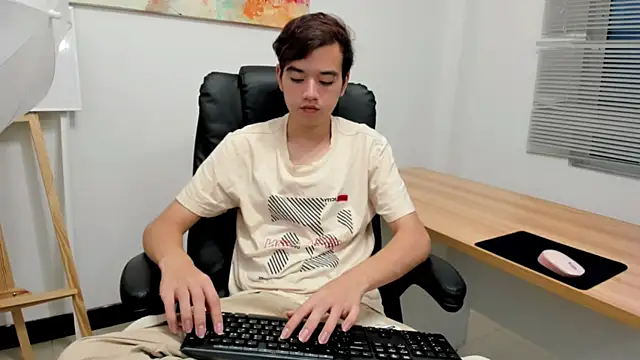 bunny maxi online show from December 17, 12:22 pm