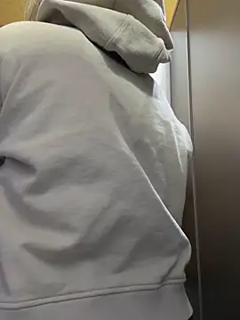 Snapshot of littlebitchess chatting on December 15, 2:38 am littlebitchess online show from December 15, 2:38 am