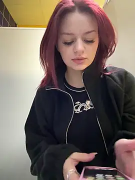 Snapshot of littlebitchess chatting on December 20, 3:24 am littlebitchess online show from December 20, 3:24 am