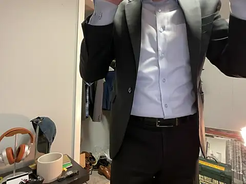 mouser21212 online show from January 1, 12:11 pm