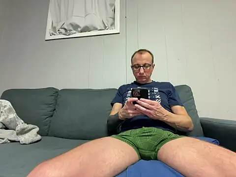 mouser21212 online show from January 2, 12:55 am