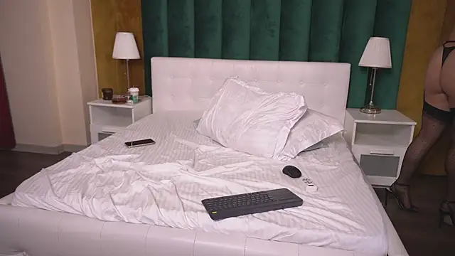 megan devile online show from March 22, 7:47 am