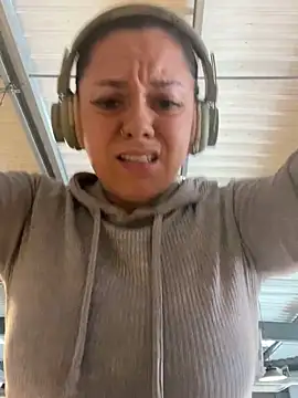 Luccreccia  online show from November 2, 10:17 am