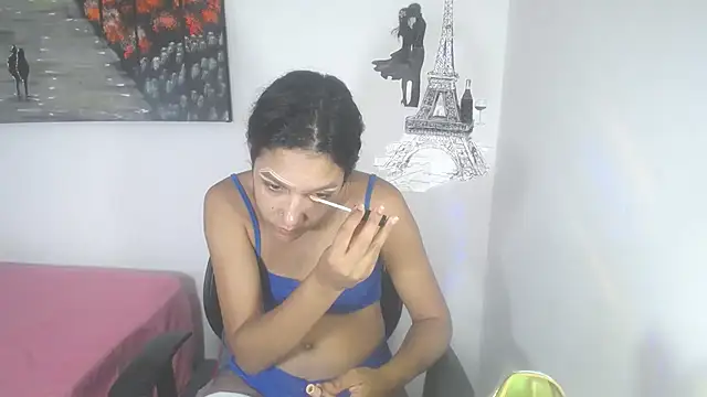 Snapshot of KamileLatinasexy chatting on May 20, 5:46 am KamileLatinasexy online show from May 20, 5:46 am
